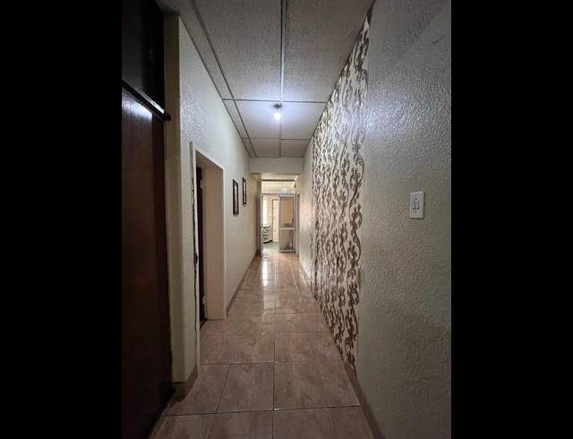 8 BEDROOM HOUSE FOR SALE IN MALVERN